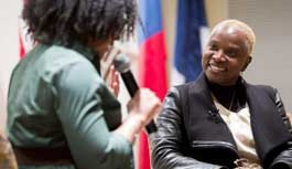 La diva béninoise Angélique Kidjo au siège du Rotary à Evanston le 10 février. Photo : Rotary Images/Monika Lozinska